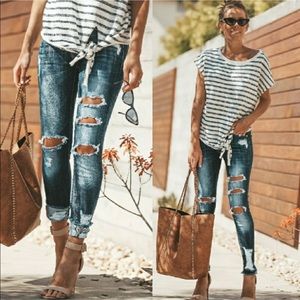 NEW‼️DARK RIPPED DISTRESSED SKINNY- Jeans